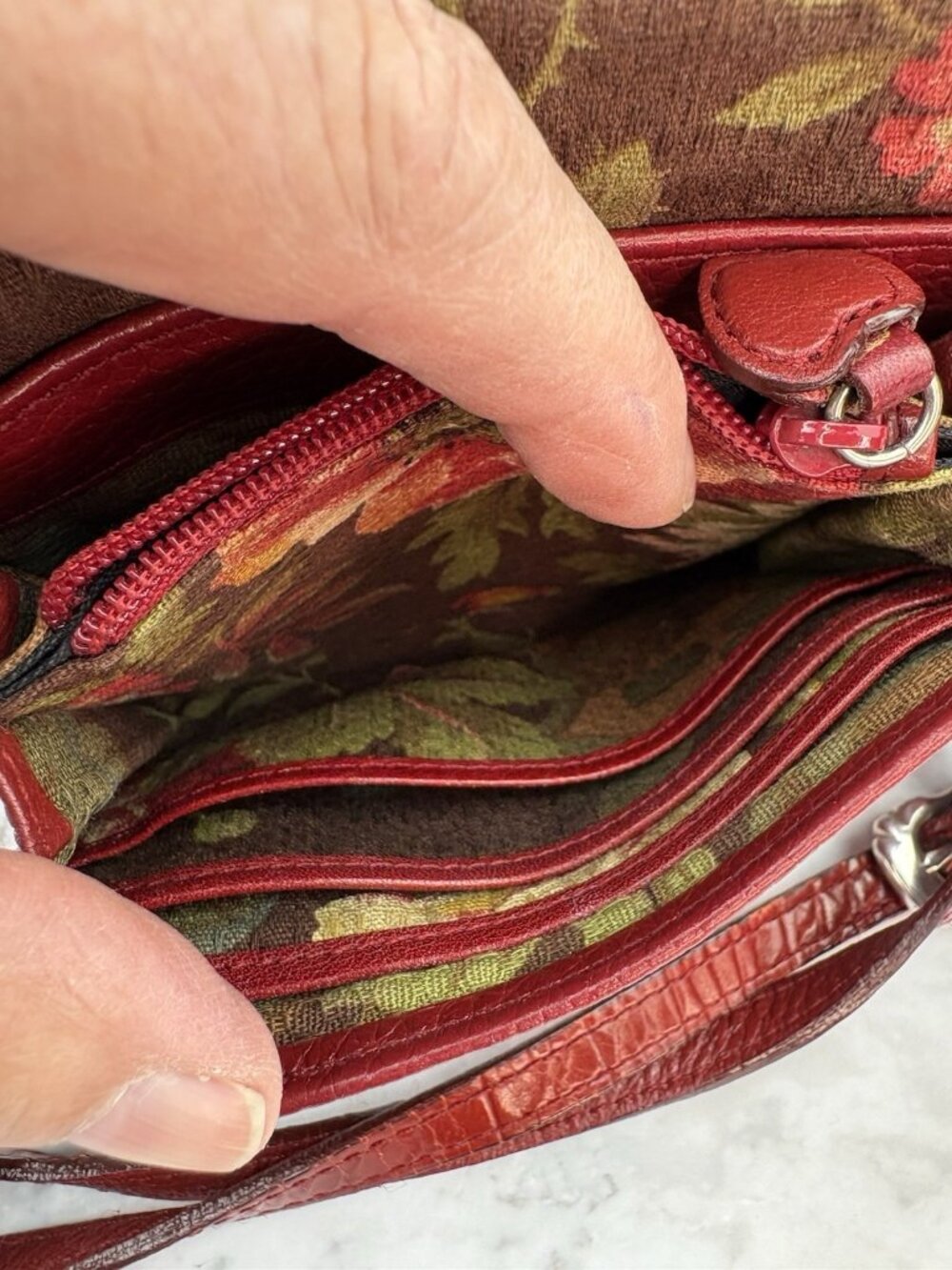 -Crossbody Wallet Purse Red Pebbled Leather Travel Festival Western Casual - Picture 12 of 12